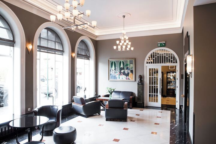 Hotel Lobby