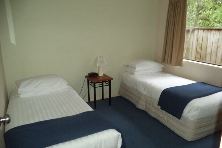 Room 5 of 42