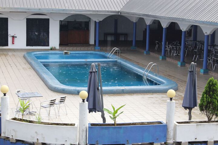 Pool 40 of 56