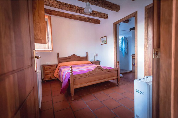 Room 4 of 6