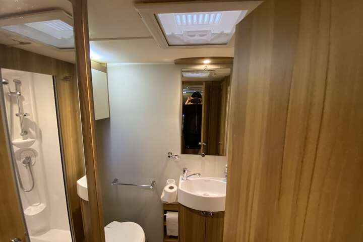 Room 3 of 10