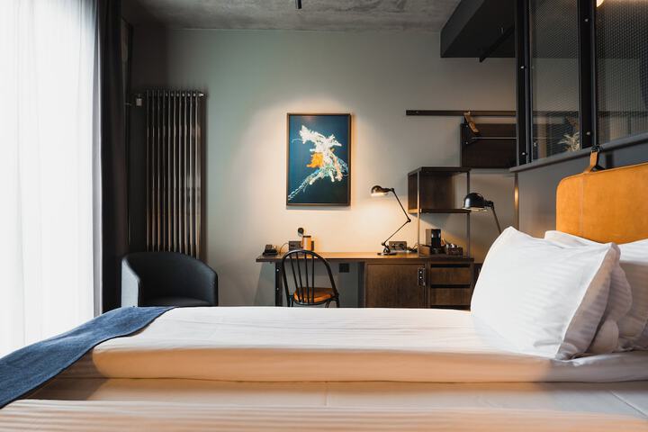 Room 3 of 87