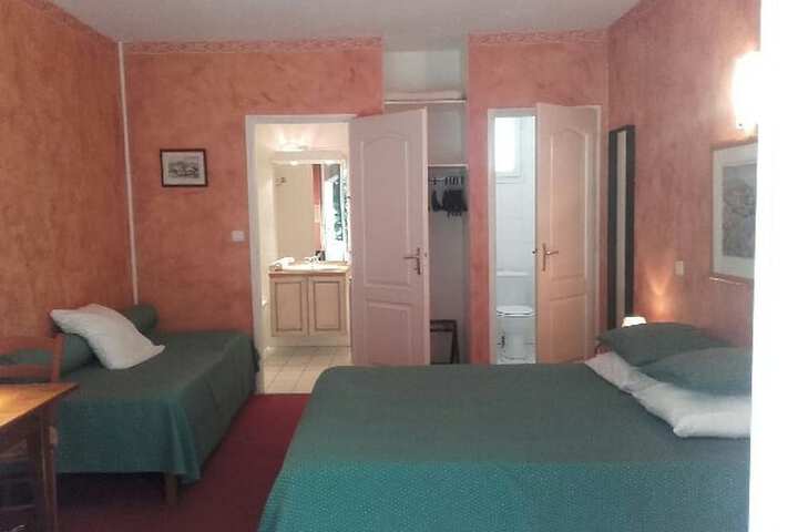 Room 6 of 17