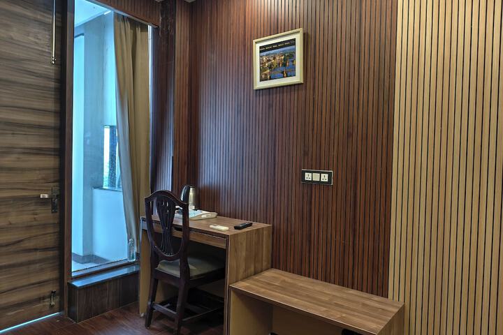 Room 74 of 90