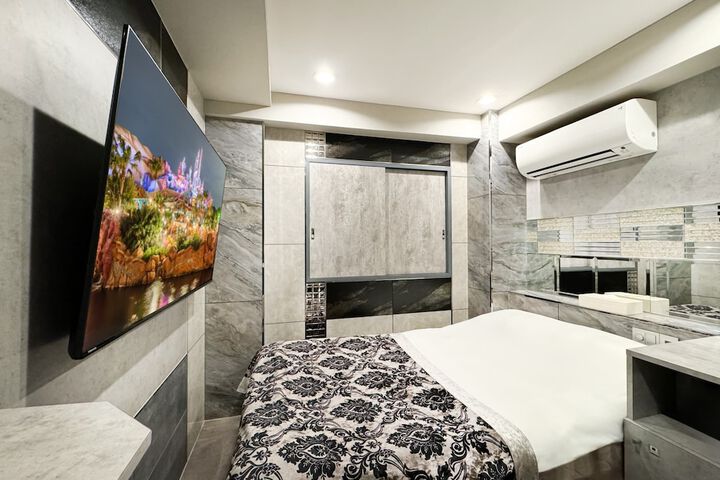 Room 14 of 34