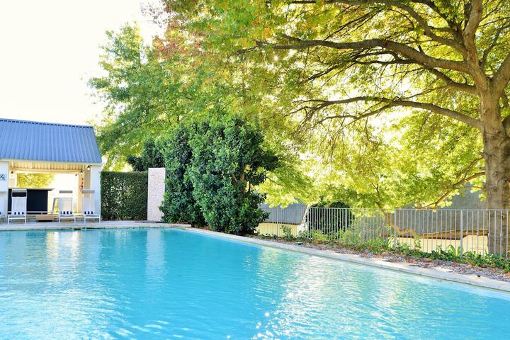 Pool 165 of 517