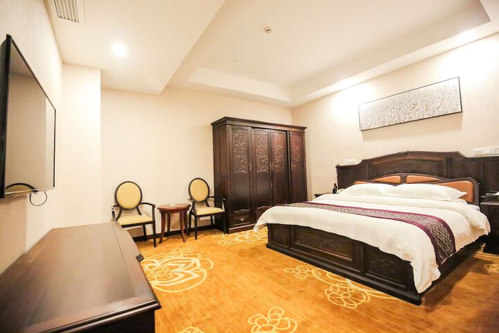 Room 12 of 50