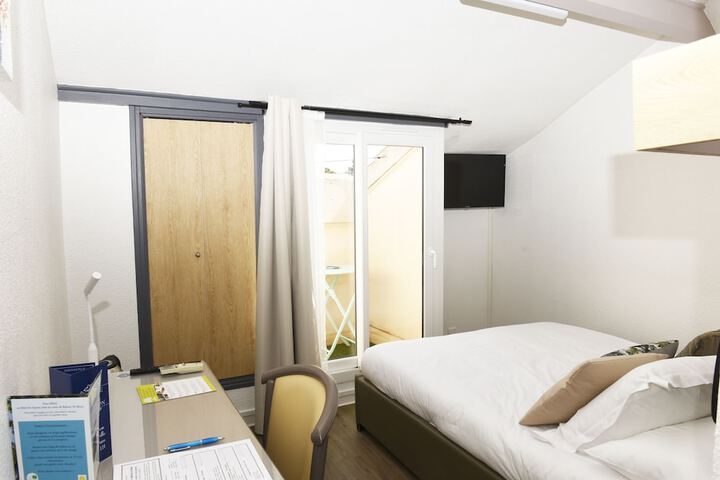 Room 12 of 113