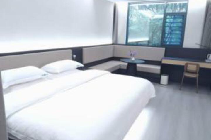Room 19 of 20