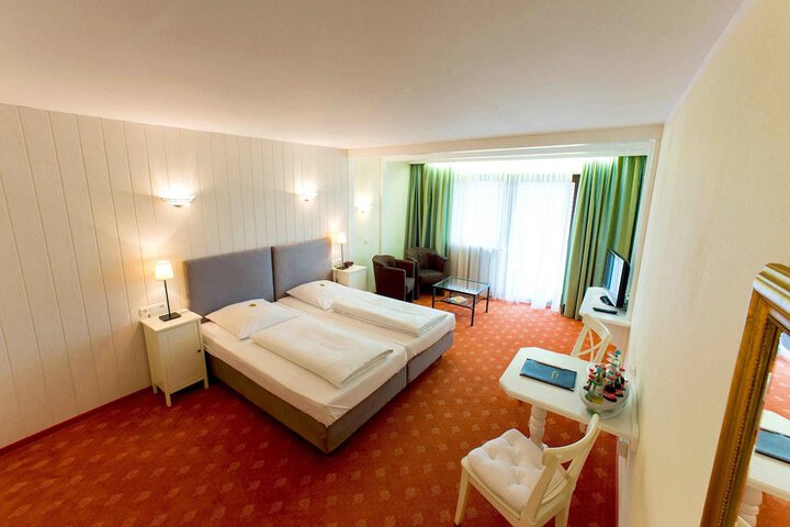 Room 7 of 42