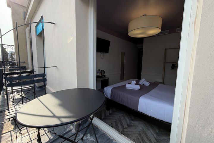 Room 21 of 48