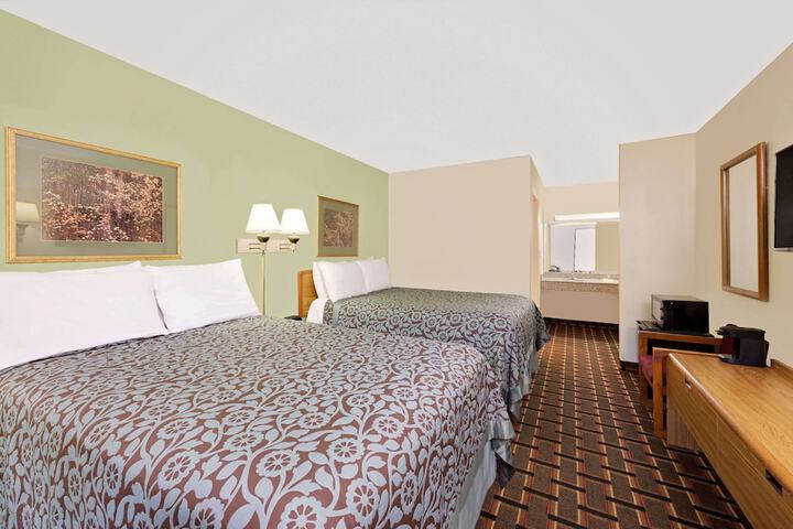 Room 10 of 26