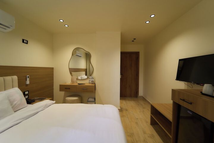 Room 60 of 174