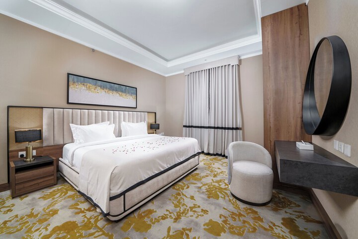 Room 13 of 22