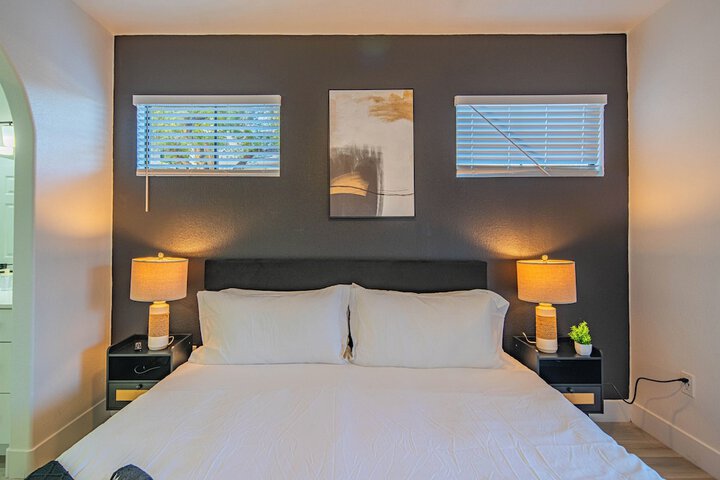 Room 17 of 193