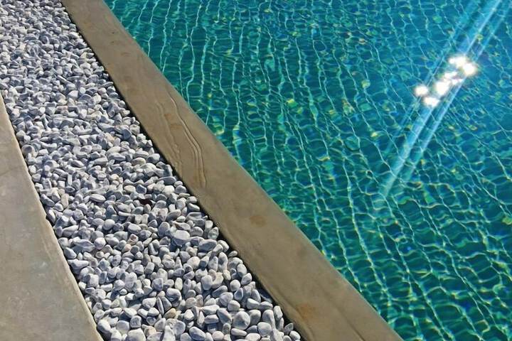 Pool 39 of 86