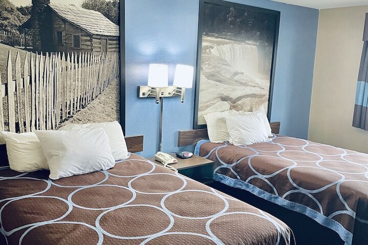 2 Double Beds (10 of 12)