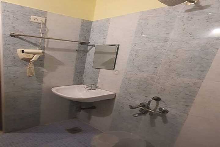 Room 12 of 17