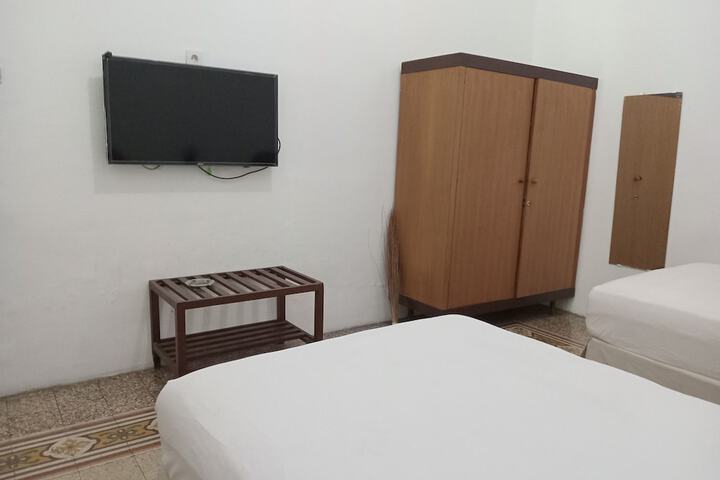 Room 8 of 25