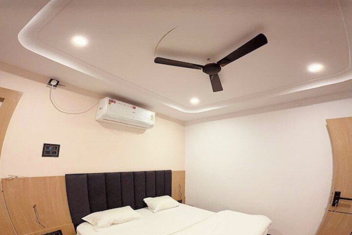 Room 15 of 26
