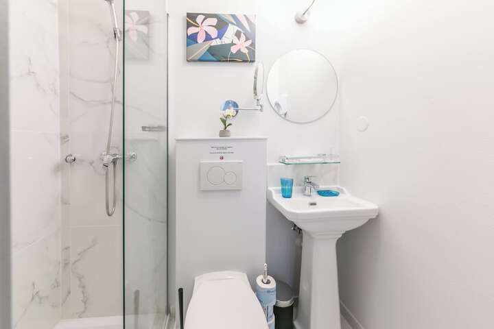 Room 170 of 185