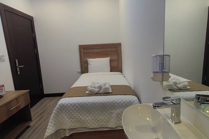 Room 42 of 63