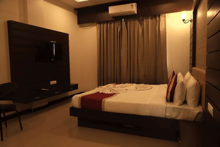 Room 9 of 27