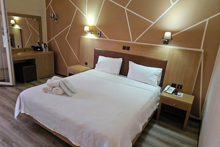 Room 18 of 46