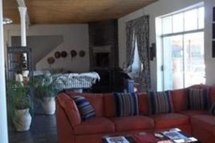 Hotel Lounge