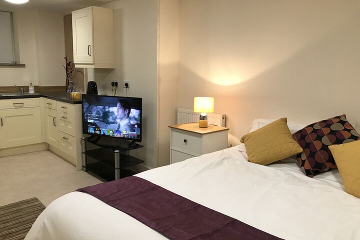 Room 33 of 65