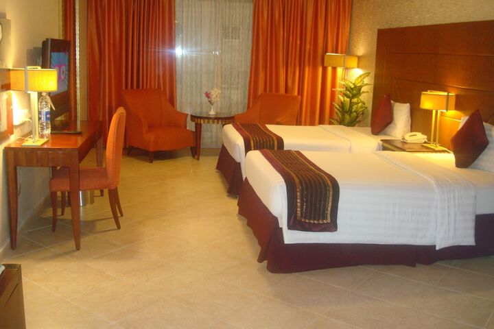 Room 12 of 39