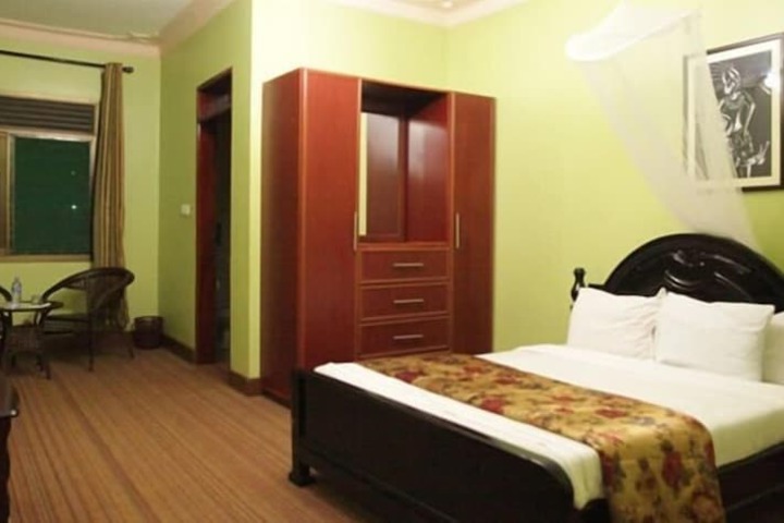 Room 8 of 29