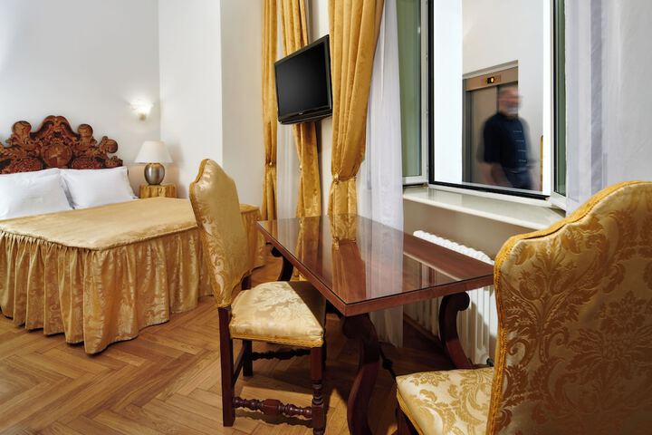 Room 13 of 59