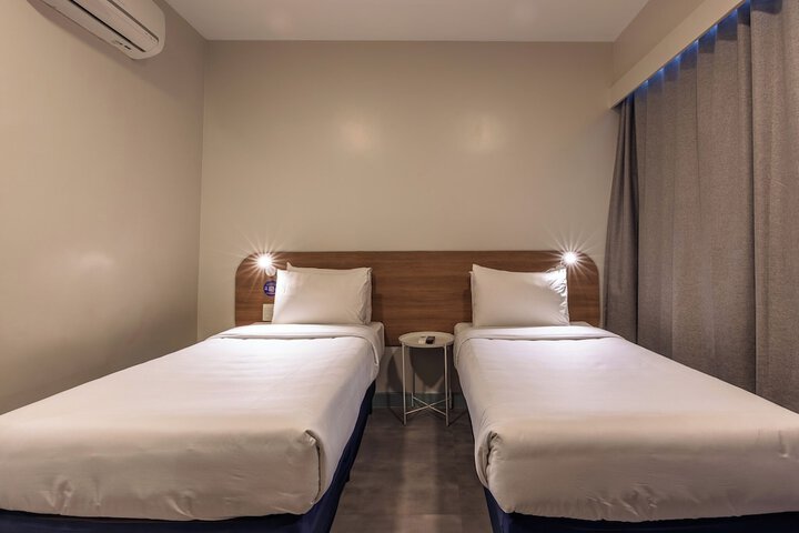 Room 27 of 75