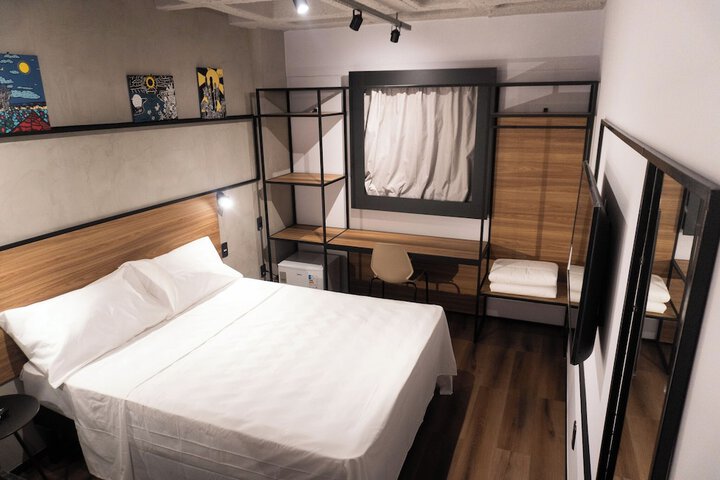 Room 27 of 122