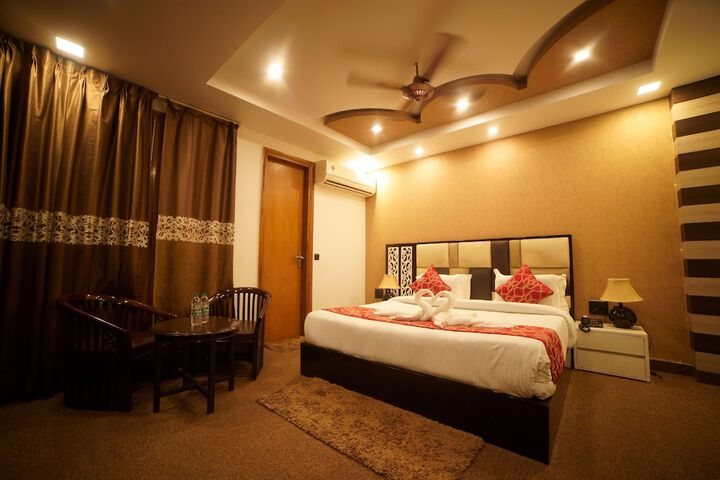 Room 16 of 48