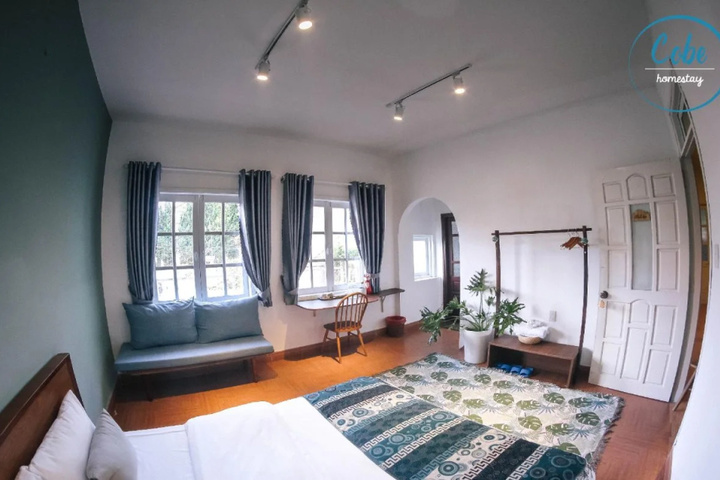 Room 2 of 7