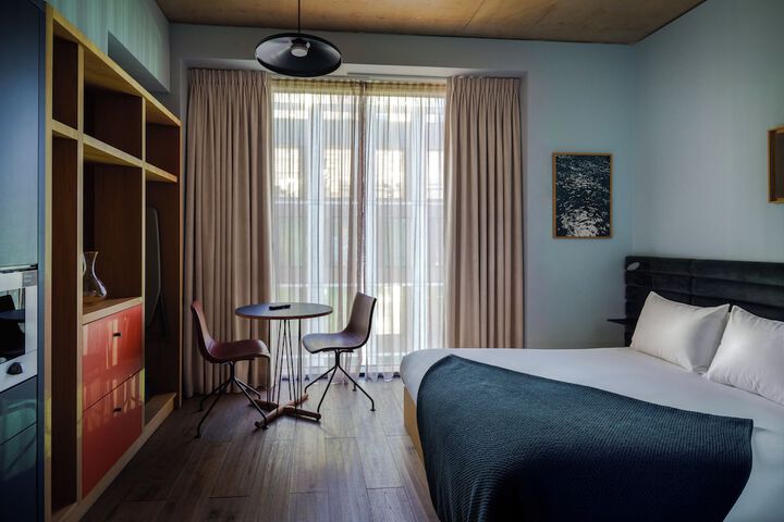 Room 17 of 71