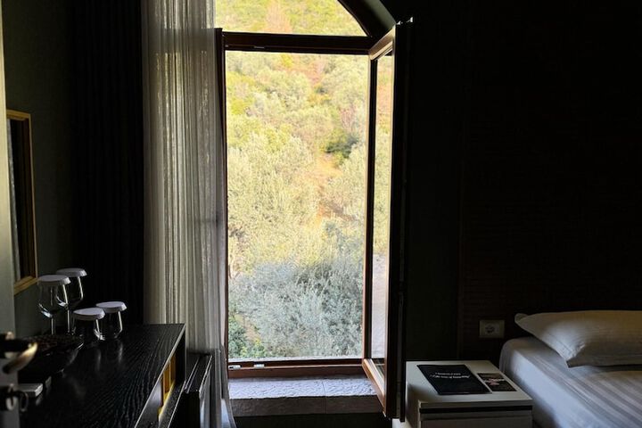 Room 28 of 43