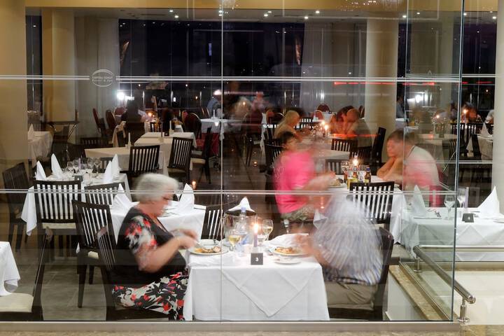 Dining 84 of 110