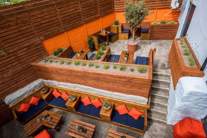 Entrance & Lobby