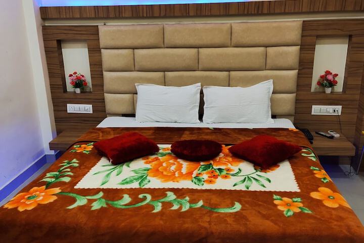 Room 4 of 26