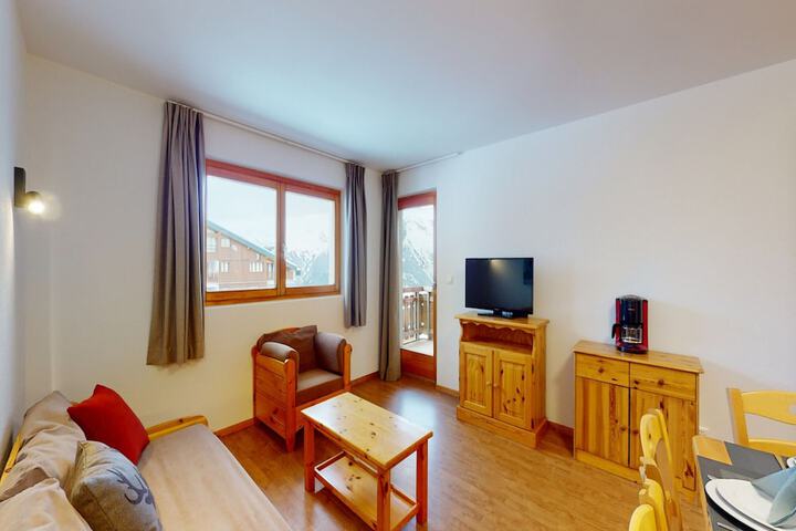 Room 7 of 30