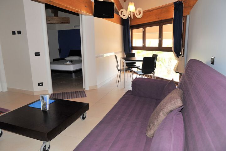 Room 42 of 94