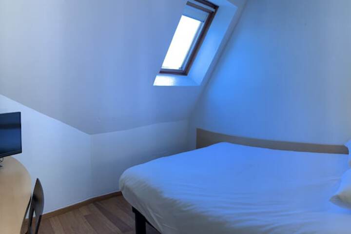 Room 10 of 78
