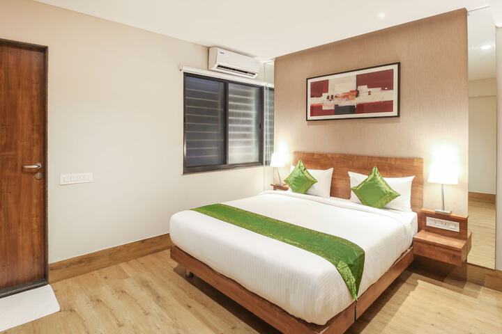 Treebo Elite Residency - 2 Kms From Railway Station