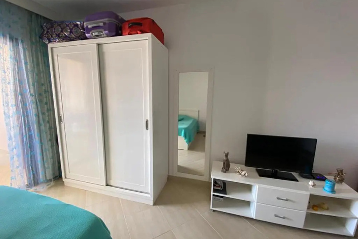 Room 2 of 2