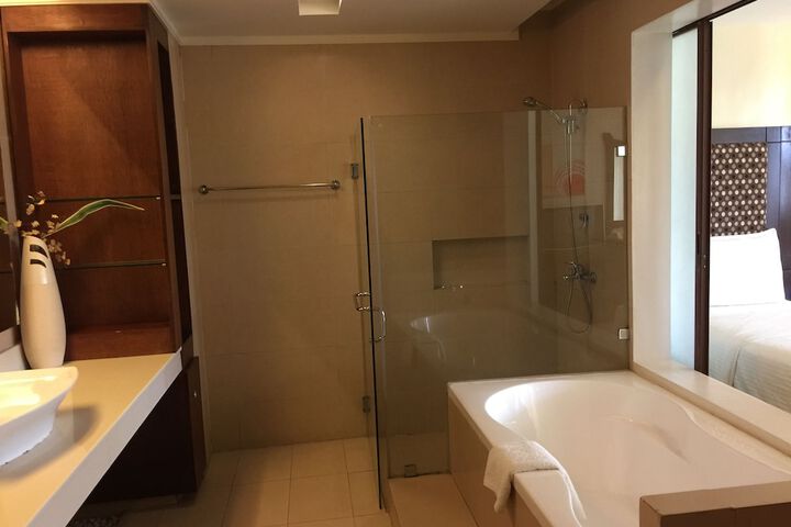 Room 30 of 51