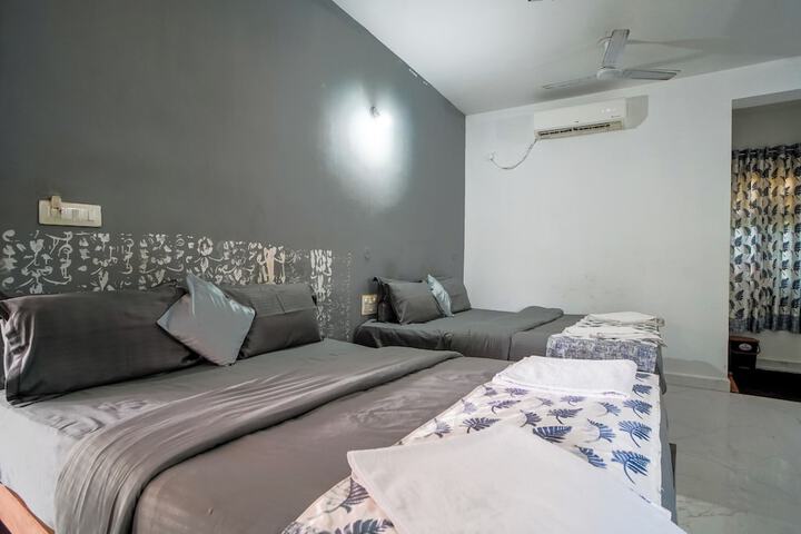 Room 2 of 46