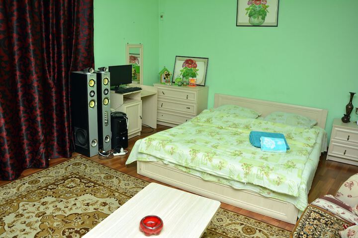 Room 11 of 18